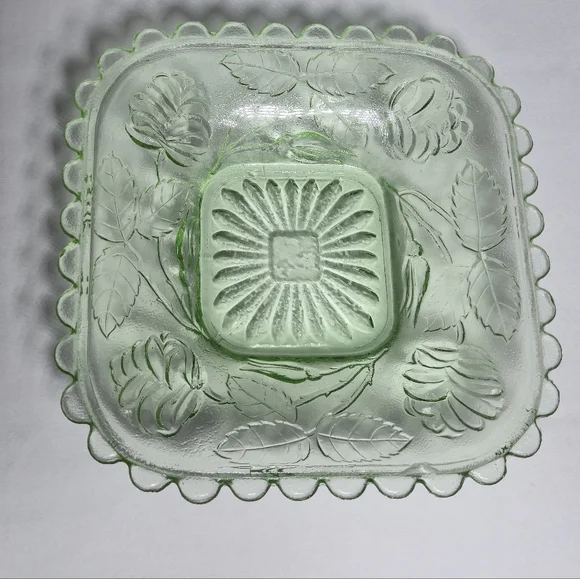 Crown Crystal Green Depression Glass Rose Sunburst Square Trinket Dish Tray - Picture 10 of 10